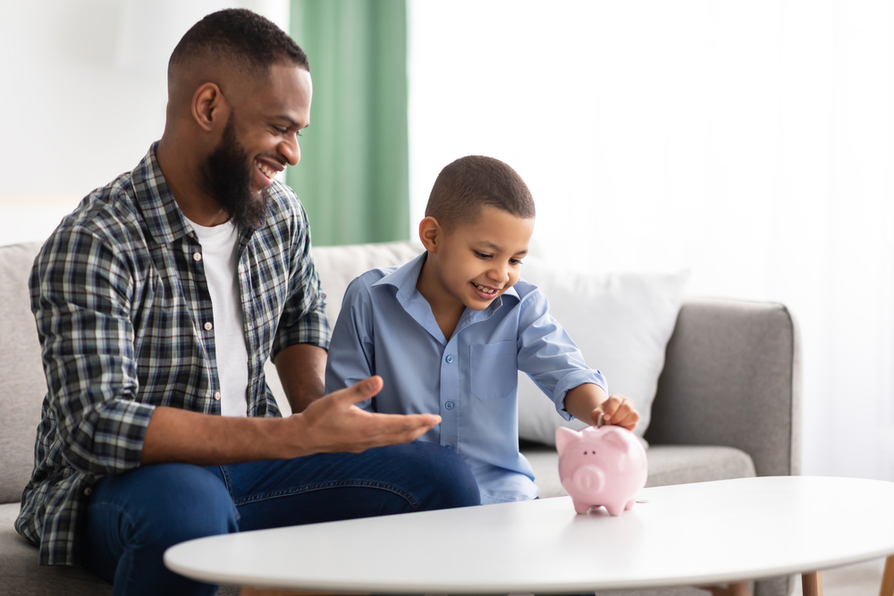 4 Reasons Why You Should Contribute Towards a Savings